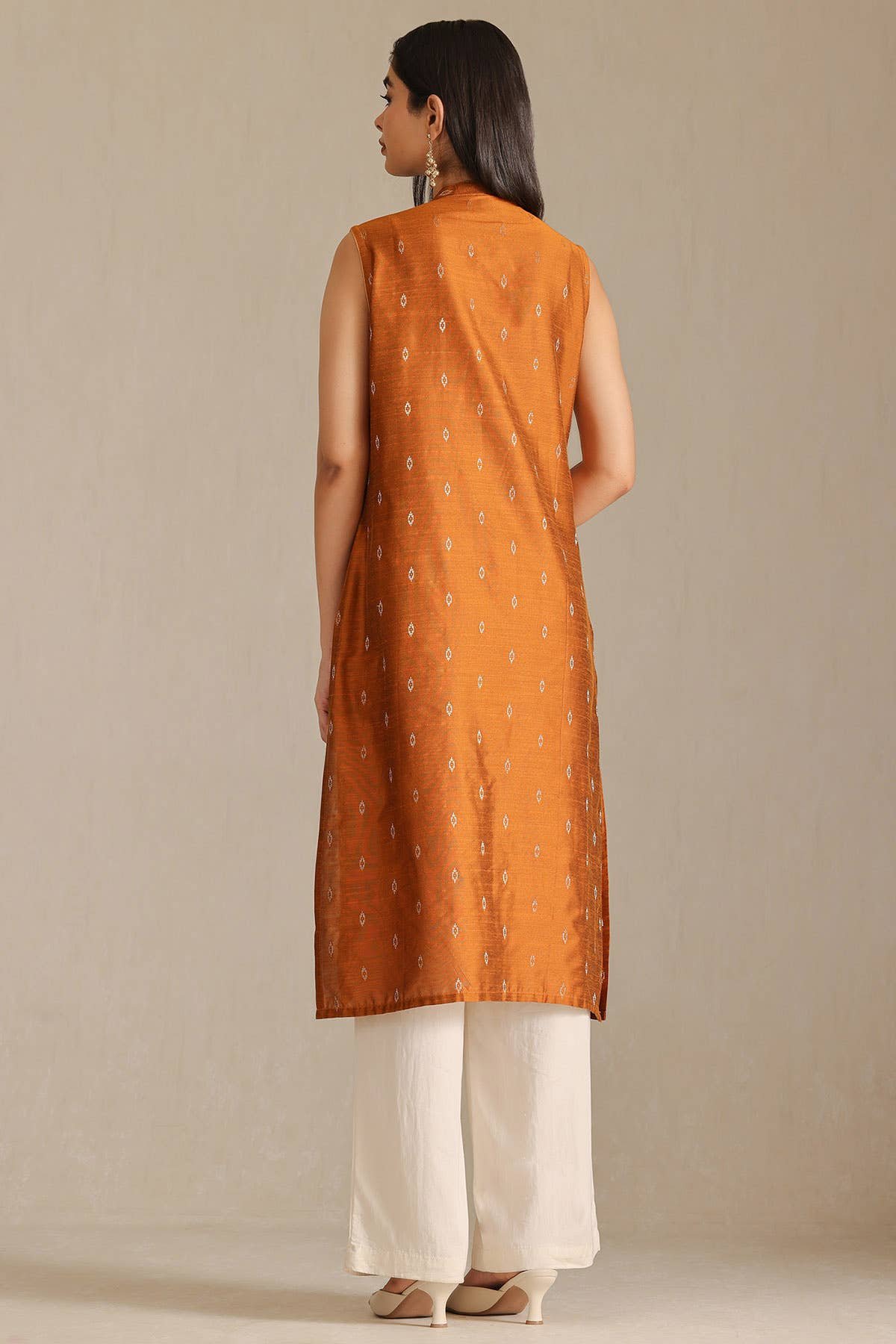 Mustard Viscose Blend Woven Design Kurta With Zari - Image 3