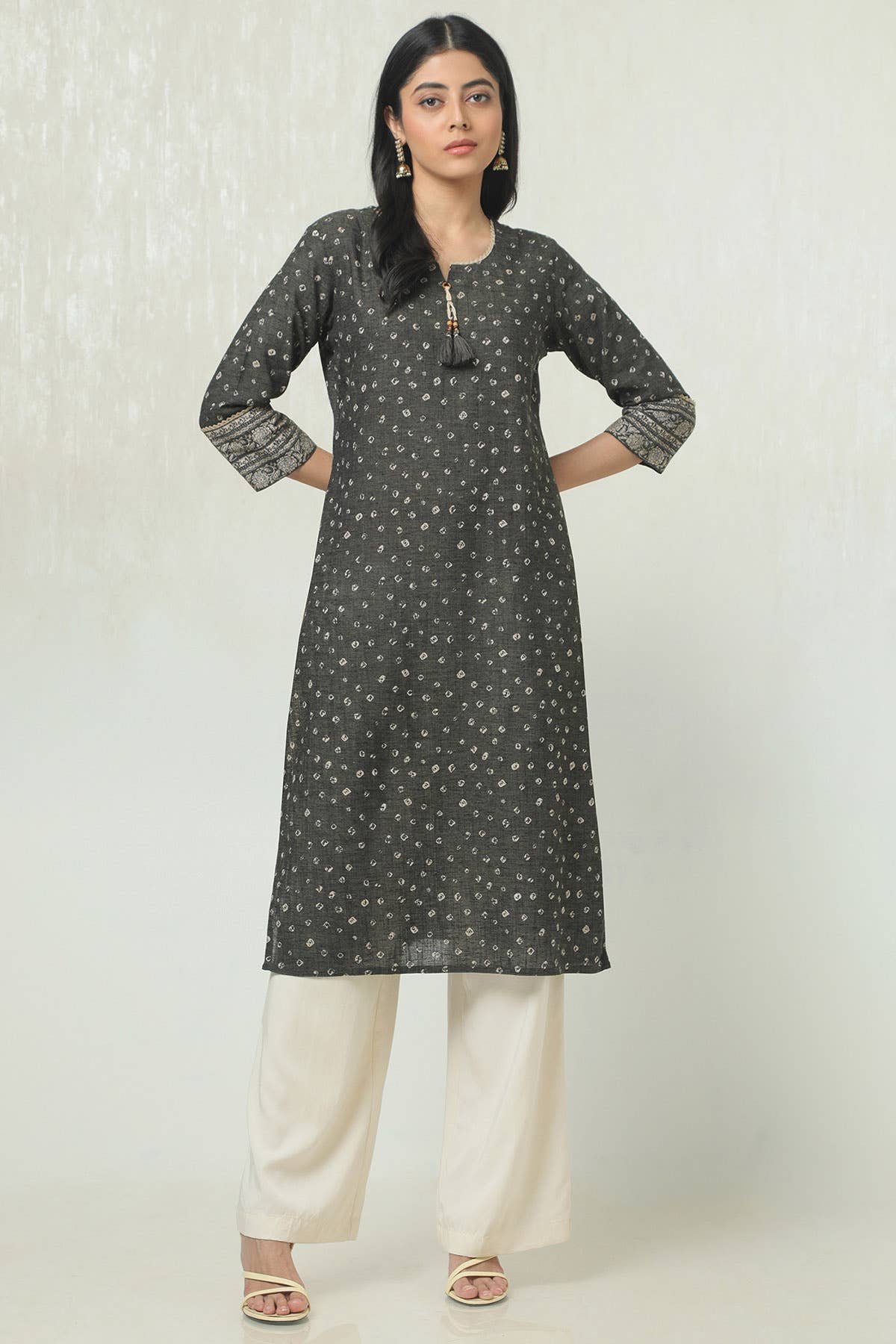 Charcoal Cotton Bandhani Print Kurta With Tassels - Image 5