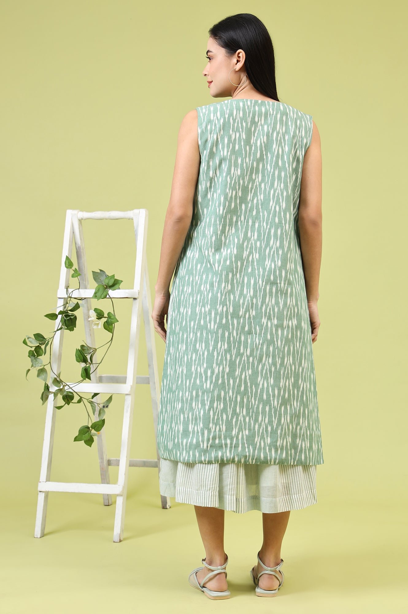 White and Green Geometric Printed Flared Spaghetti Dress and Gilet Set - Image 9